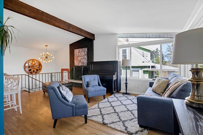 Photo - 9813 62nd Ave S Unidad ID1310552P