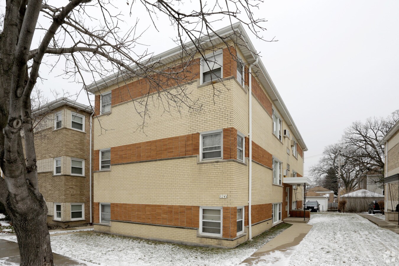 Photo - 2241 Desplaines Ave Apartments