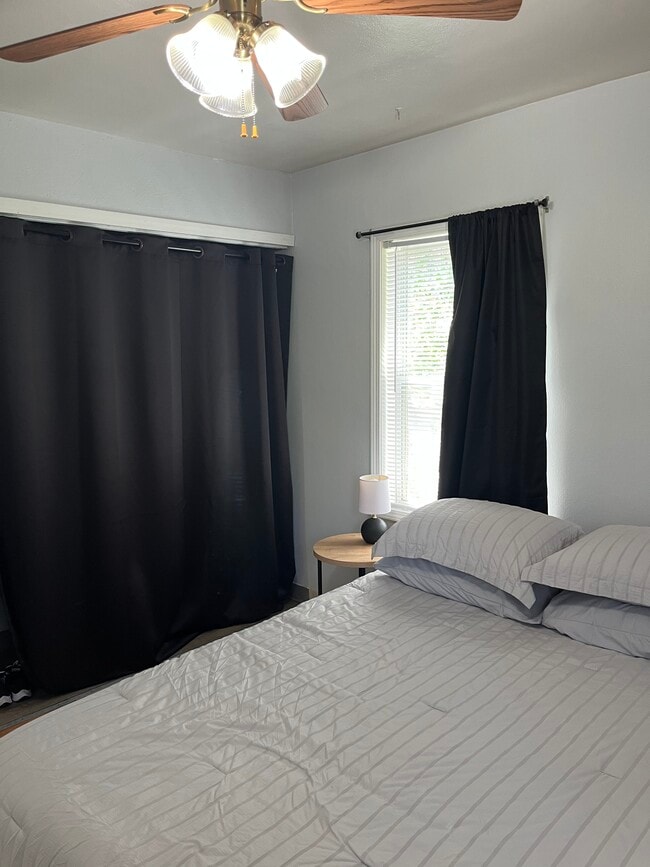 Photo - 2420 11th Ave SE