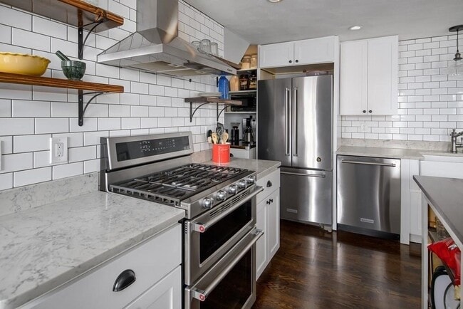 Photo - 144 Brooks St