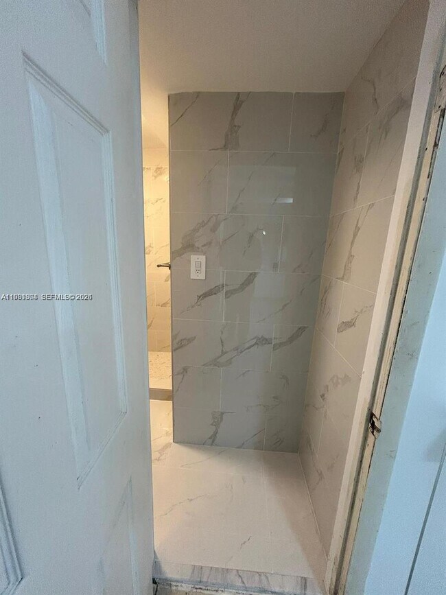 Photo - 1810 NW 34th St Unit 1