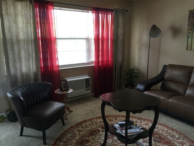 Photo - 234 Northampton L