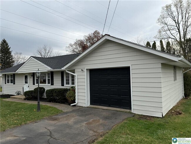 Photo - 1640 Stanhope St House