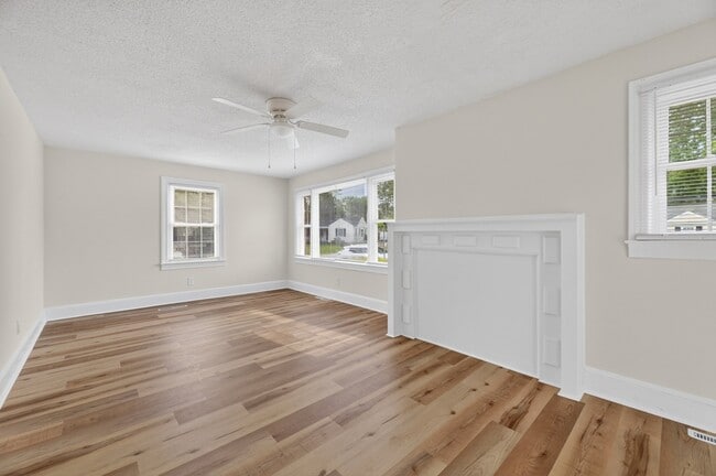 Photo - 2813 Jackson Dr
