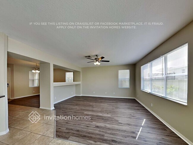 Photo - 17549 Queensland St