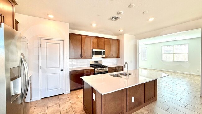 Photo - 82 N 197th Ln