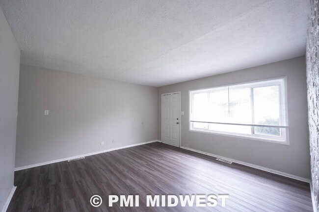 Photo - "Charming 3-Bedroom Home in Indianapolis with Modern Comforts!"