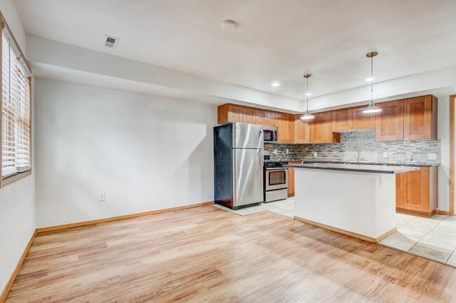 Photo - 2535 Spruce St Unit B