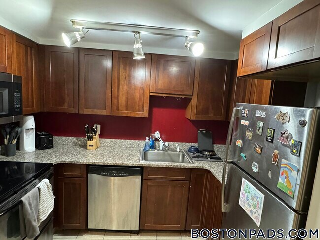 Photo - 28 Symphony Rd Unit 1