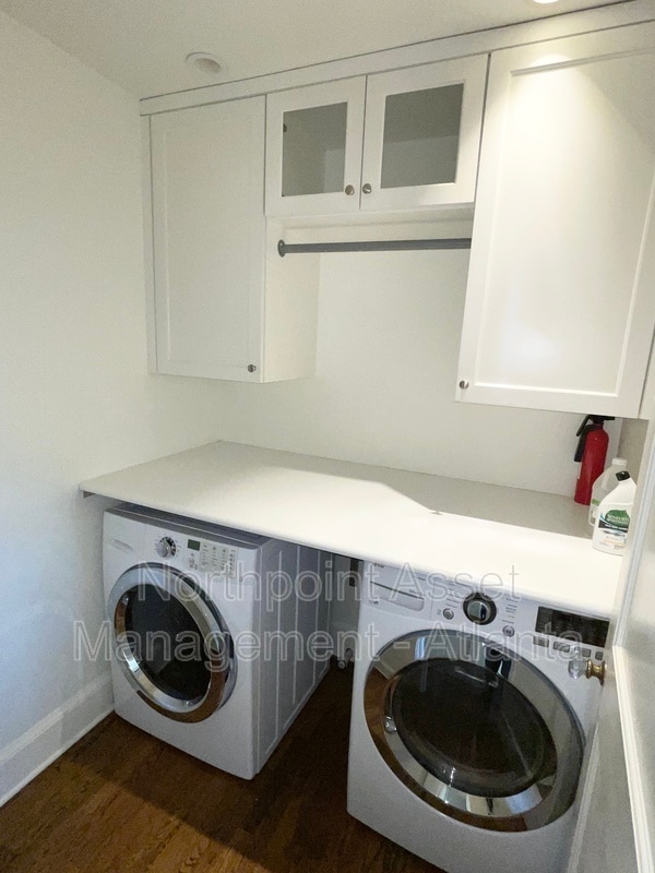 Photo - 2588 Winslow Dr NE