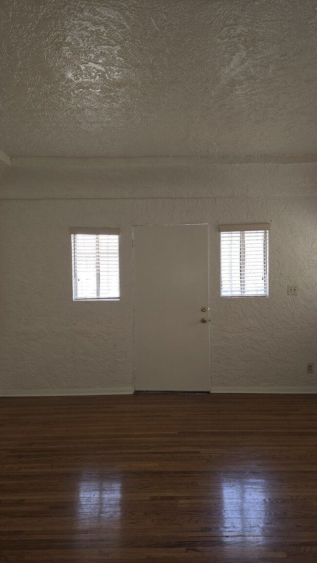 Photo - 2621 Wellington Rd Unit 2