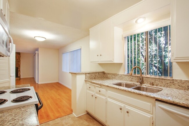 12246 Montana Ave Unit 205