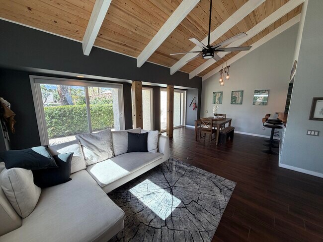 Photo - 462 Sunningdale Dr