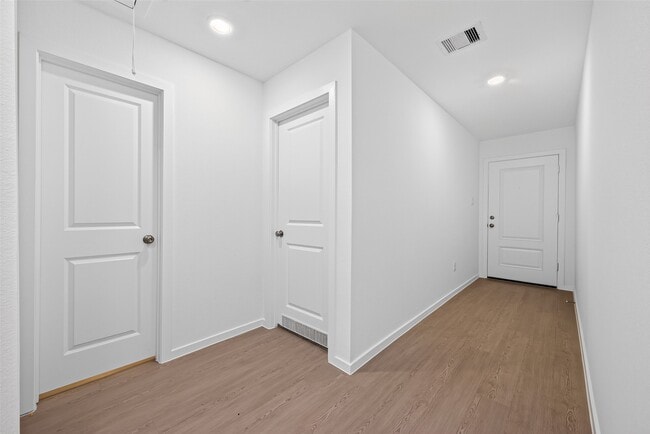 Building Photo - 25568 Rose Creek Dr