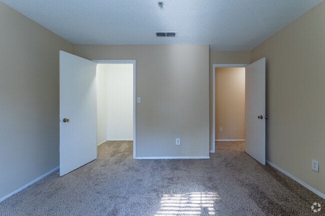 2BD, 1BR - 978SF - Bedroom