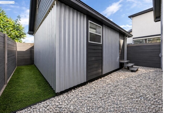 Building Photo - 5036 Golden Forest Dr