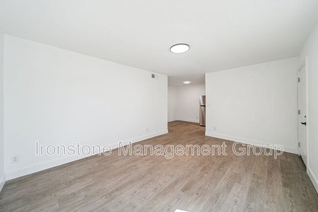 Photo - 3169 E 49th St