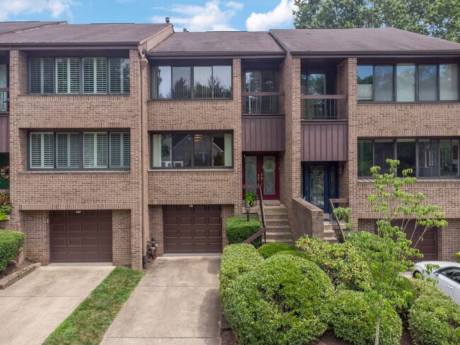 Building Photo - 804 Fairways Dr Rental