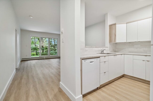 Photo - WELCOME TO GARDENSTONE - TWO BEDROOM PLUS DEN APARTMENT AVAILABLE Unit 107