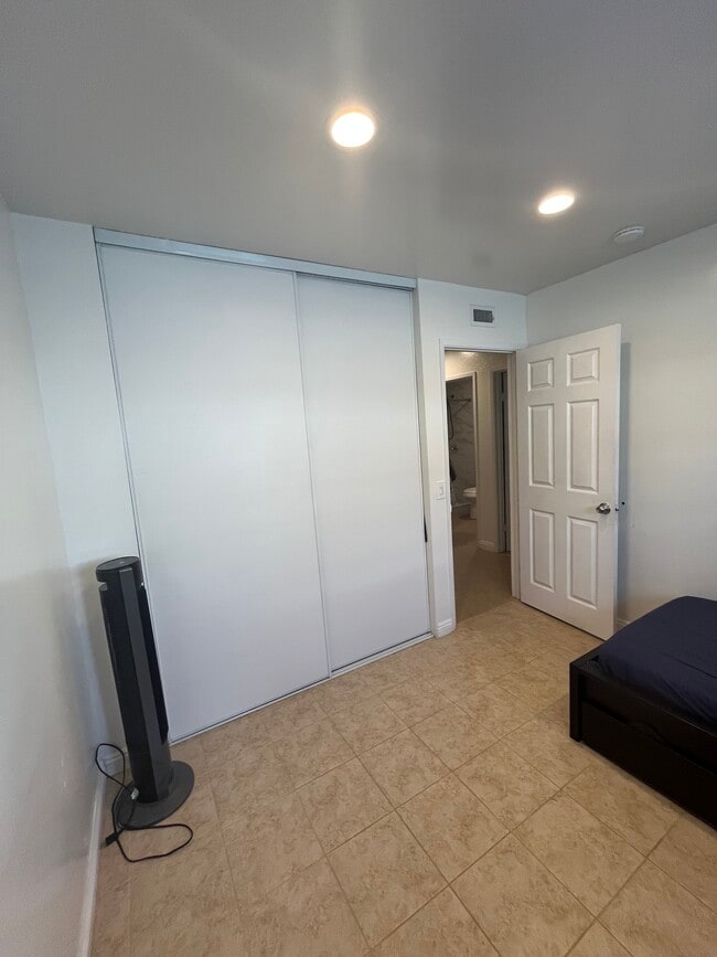 Photo - 8695 Belfast Cir