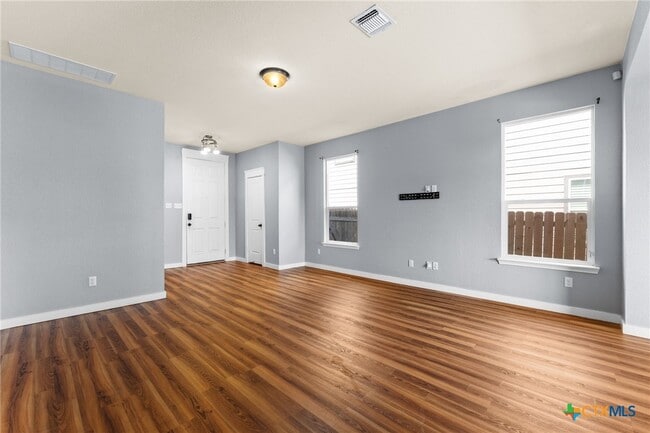 Photo - 1053 Sagebrush Dr