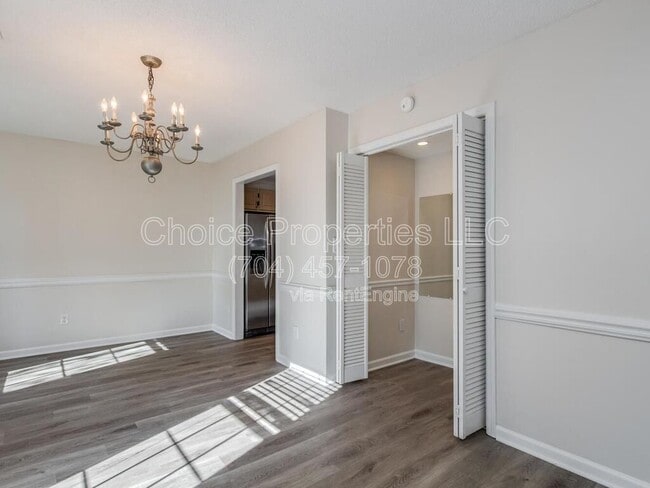 Photo - 8358 Knights Bridge Rd