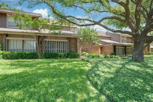 Photo - 6011 Milton St