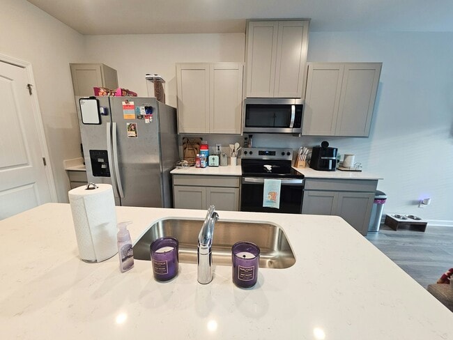 Photo - 220 Dale Mires Ln