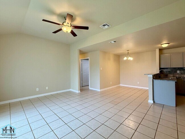 Photo - Bright & Beautiful 3-Bedroom 2-Bath Home Conveniently Located to FT SAM and Randolph AFB!