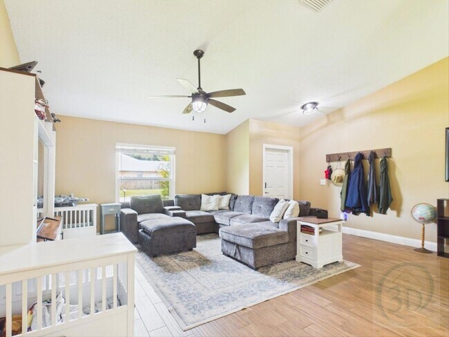 Photo - 2265 SW Grosspoint St