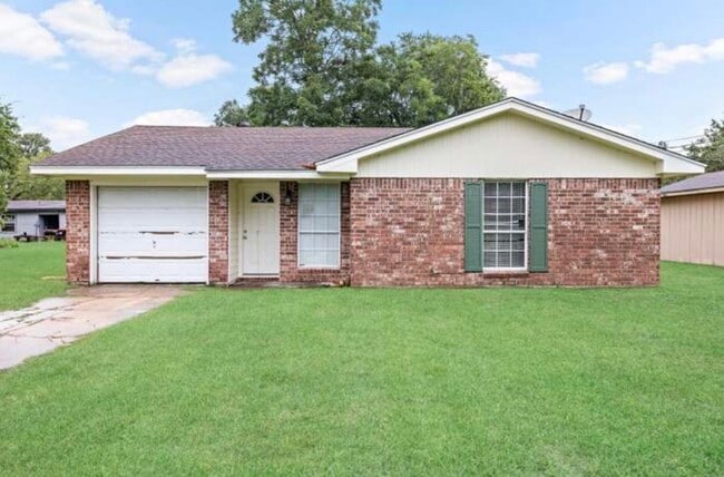 Building Photo - 245 E Smith St