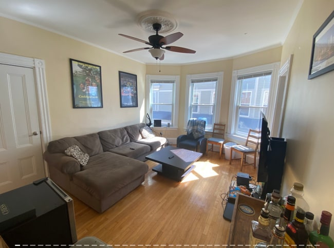 Photo - 176 Elm St Unit 2