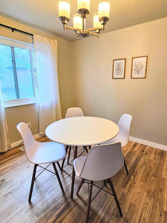 Photo - 9210 Meade St