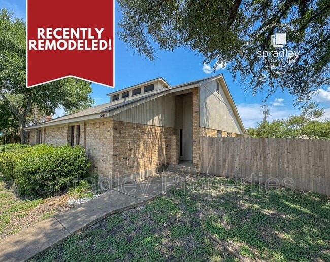 Building Photo - 3209B Morning Glory Dr Rental