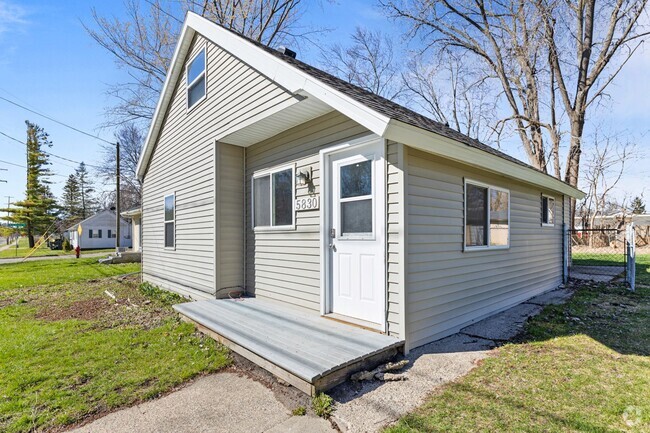 Building Photo - Affordable Comfort with Modern Updates in ... Rental