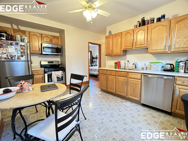 Building Photo - 4 Montcalm Ave Unit 2 Rental