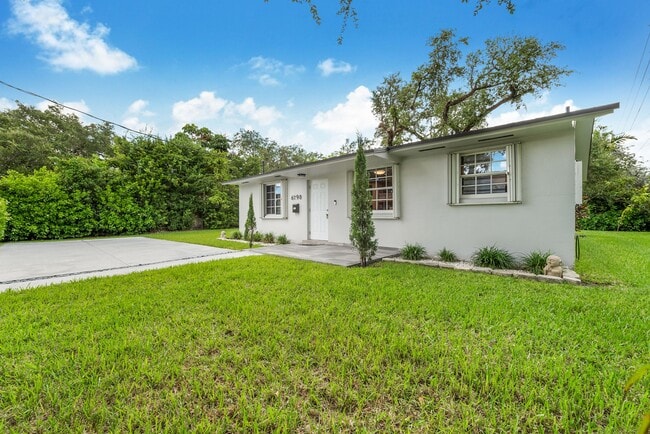 Building Photo - 6198 SW 63rd St Rental