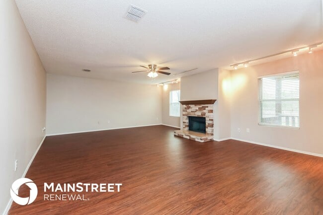 Photo - 1673 Chesterwood Dr
