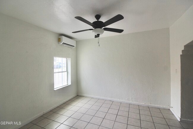 Photo - 601 N Copia St Unit 2