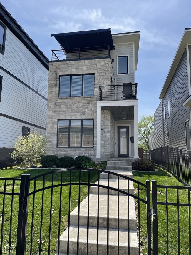 Photo - 1219 Spann Ave