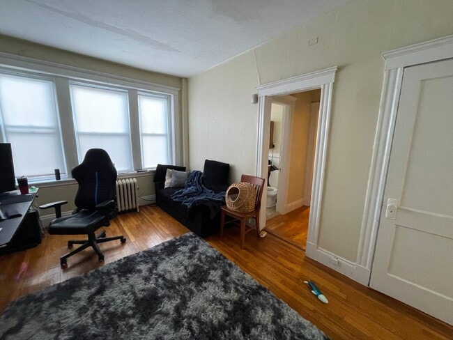 Building Photo - 6/1 No Fee! Spacious 1BR apartment on Allston/Brookline border Unit 9