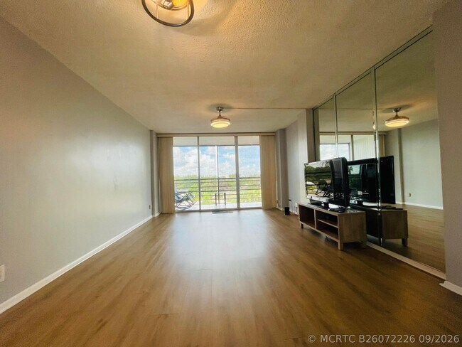 Photo - 109 Royal Pk Dr Unit 4D