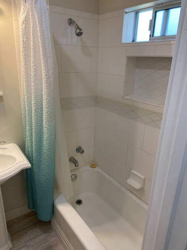 Photo - Alvarado Unit 119