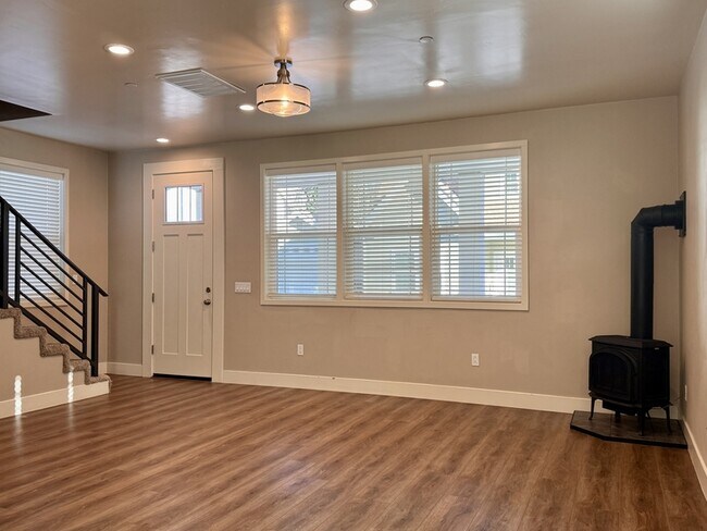 Photo - 230 Pello Ln