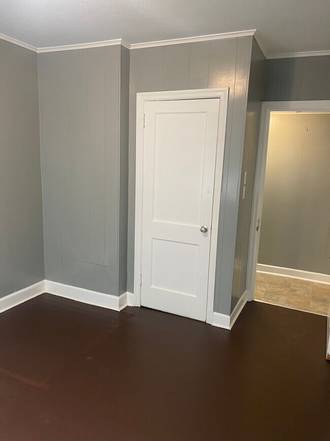 Photo - 2828 Little St