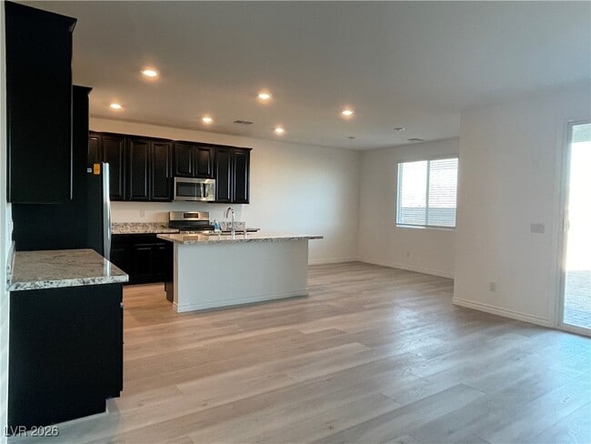 Photo - 6734 Chargehand Ave