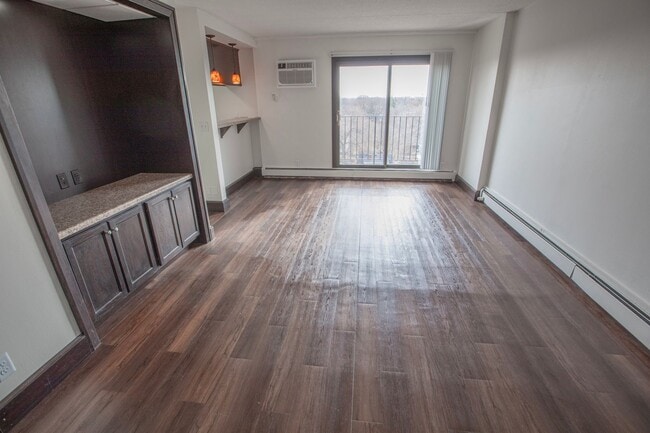 Photo - Tree Tops Apartments