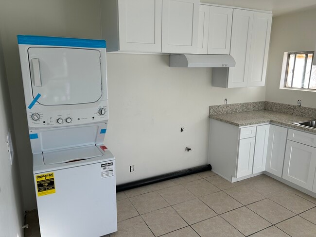 Building Photo - 225 E Fremont Sq Unit Duplex