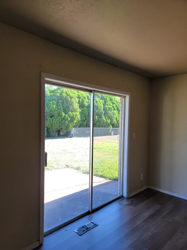 Photo - 4506 Prairie Rd