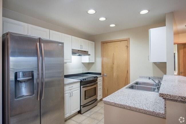 Photo - Woodland Commons Madison